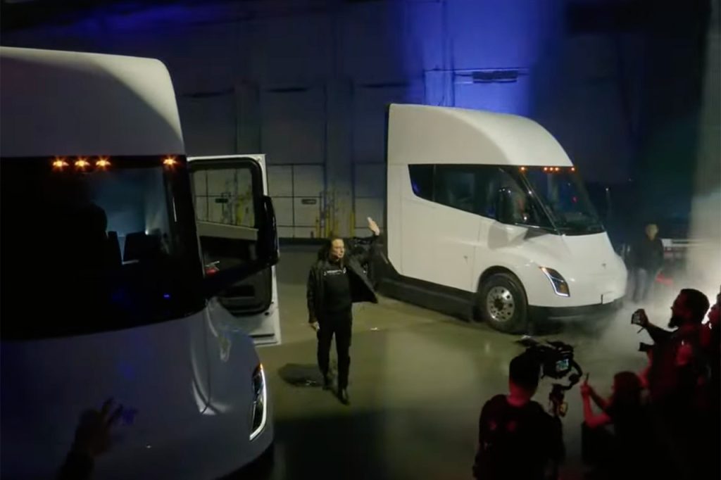 tesla-semi-delivery-event-500-miles-single-charge.jpg